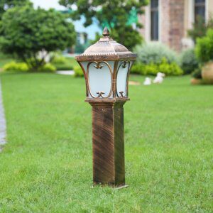 4019 Bollard With Gate Light
