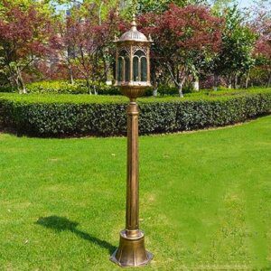 4005 Bollard With Gate Light