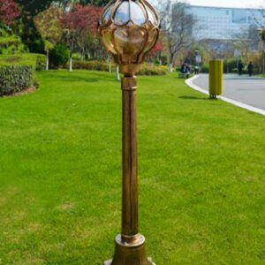 4012 Bollard With Gate Light